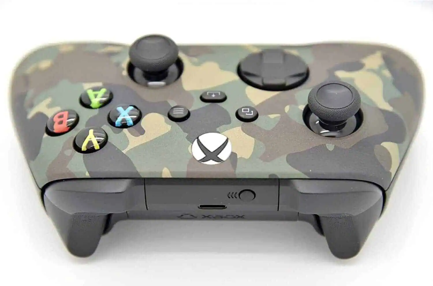 Green camo Xbox Series X wireless controller with ergonomic design.